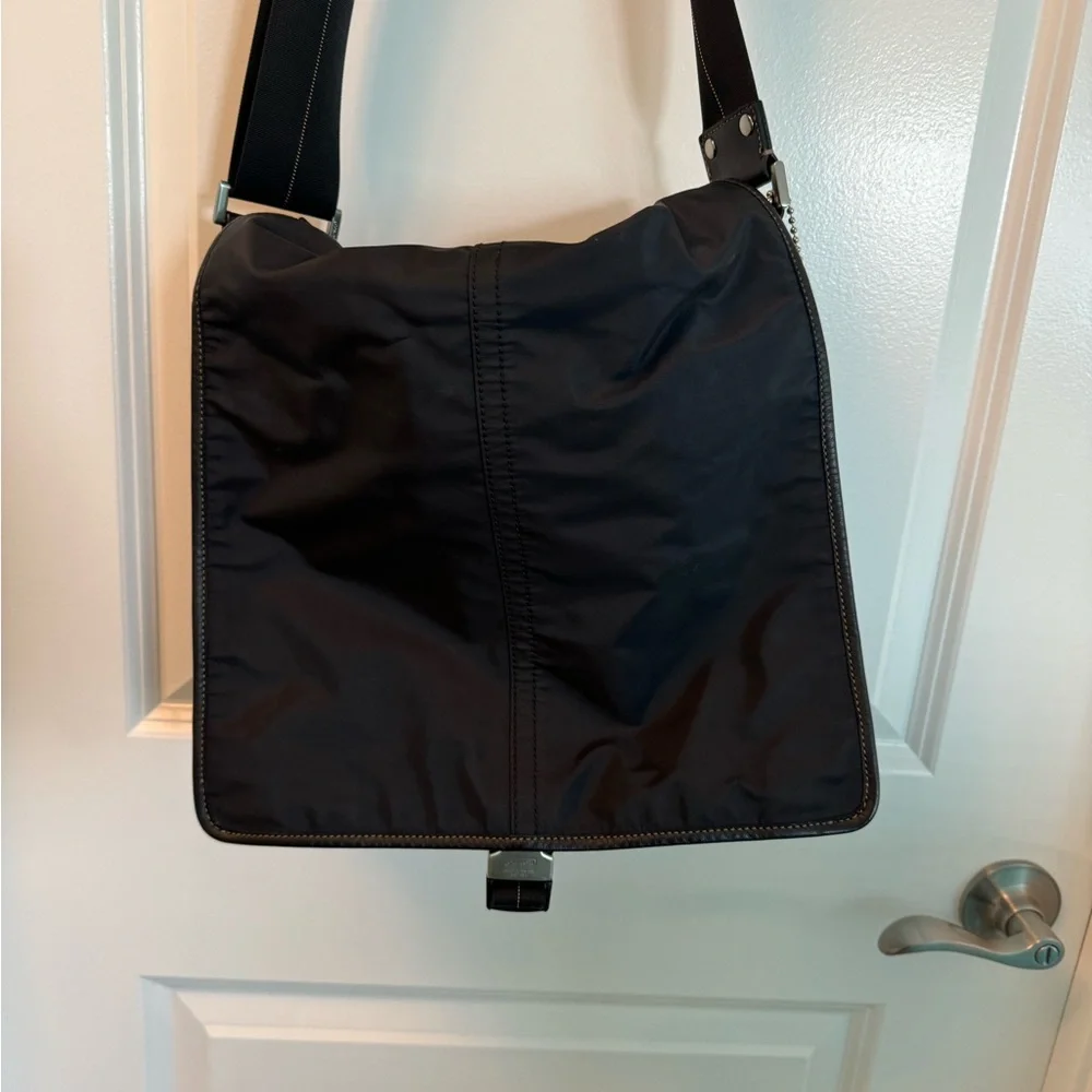 Coach Bag - Picture 2 of 10